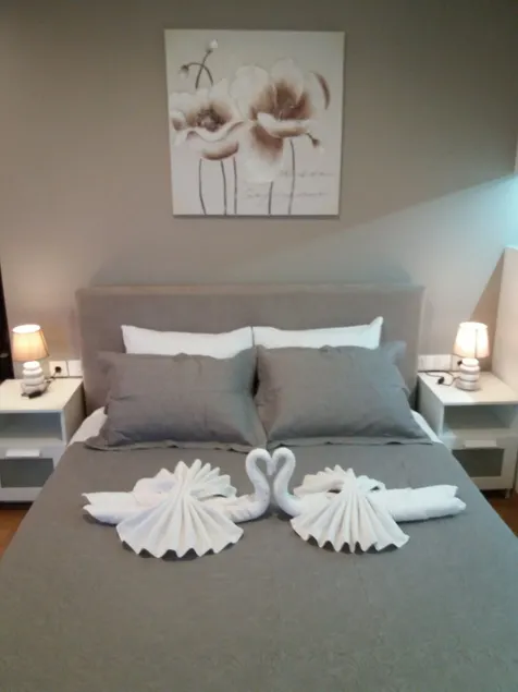 Sen George Luxury Room 4 - Image 1