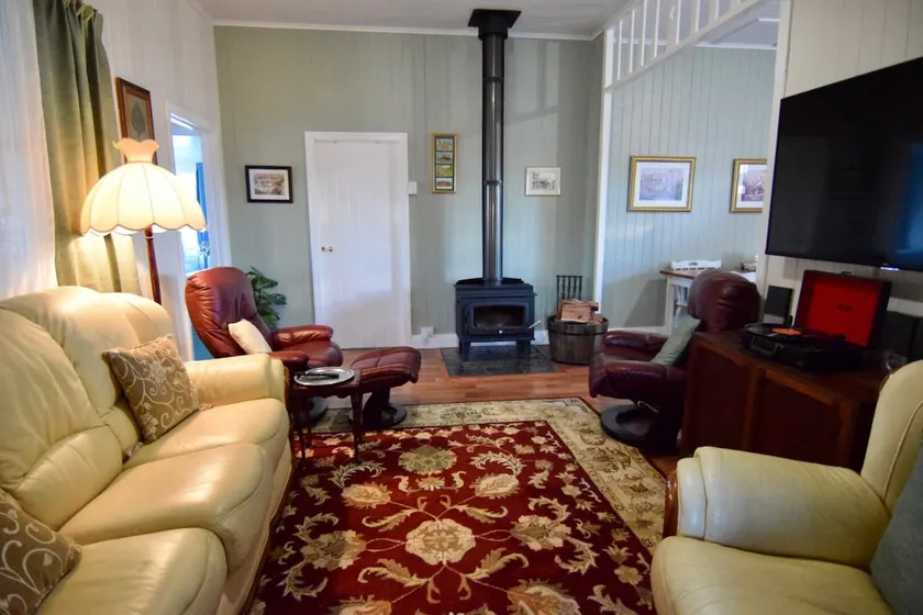 Marlay View. Right in town. Dog friendly - Image 1