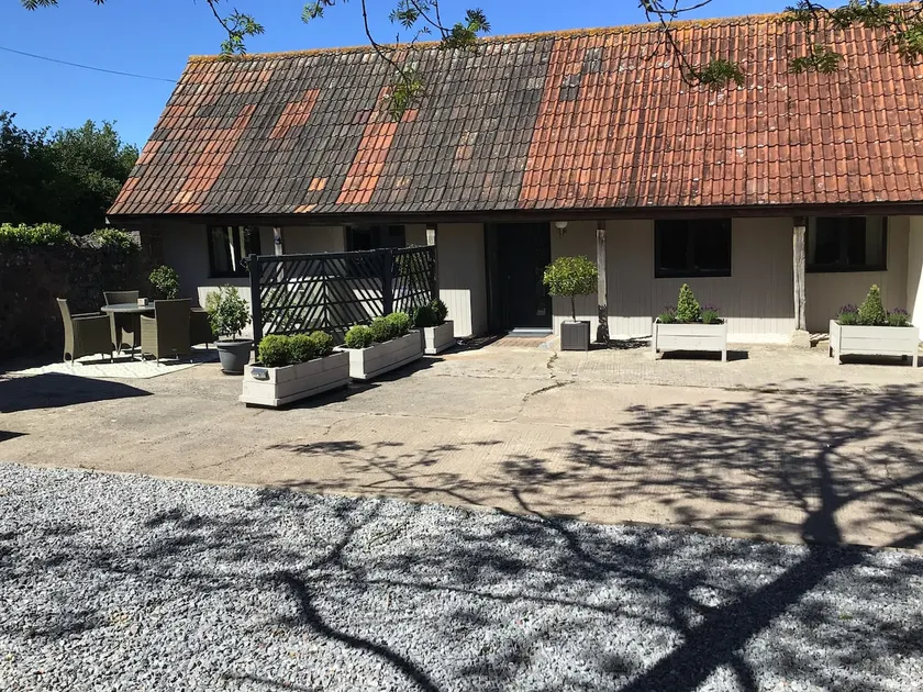Barton Cottage - Image 1