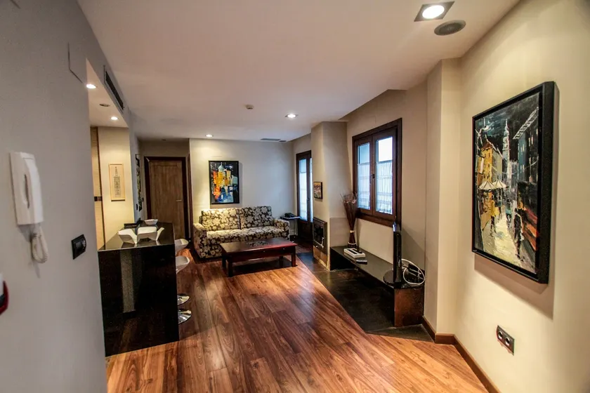 Cosy flat close to city and mountains - Image 1
