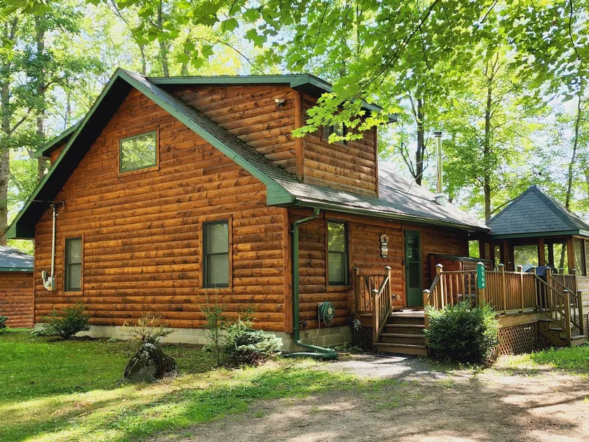Black Bear Cottage-Hot Tub, Pet Friendly! - Image 1