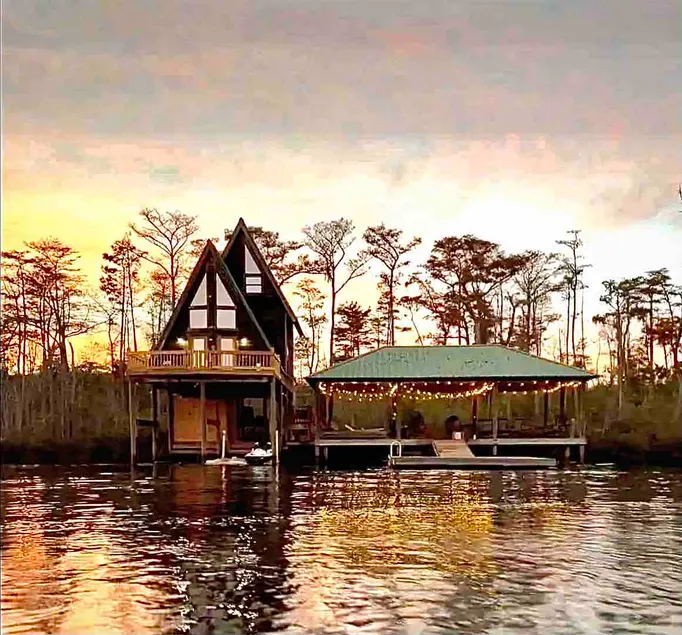 Secluded cabin on the water jetski, kayak & hottub - Image 1
