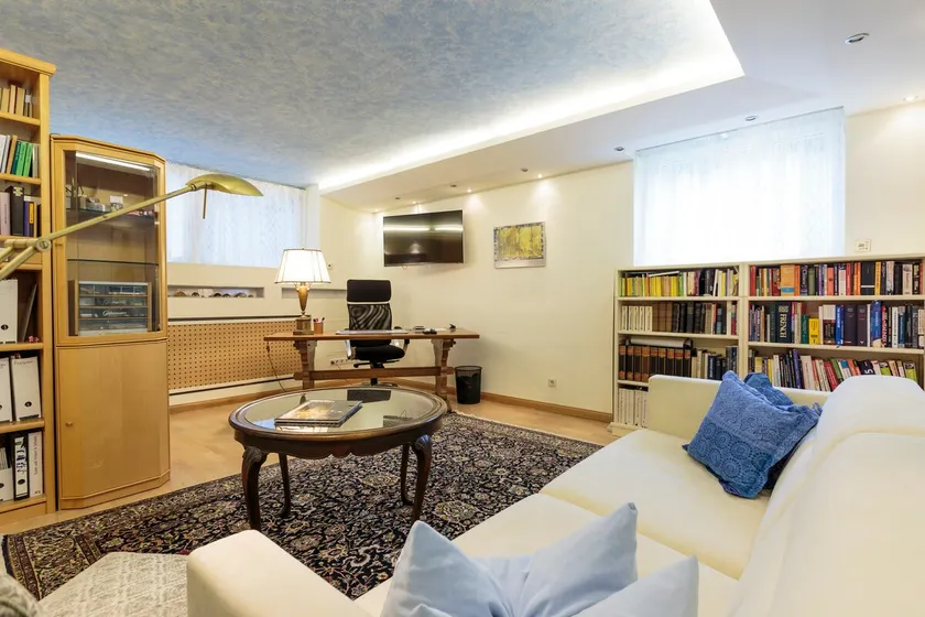 Spacious Flat in Grunewald Villa - Image 1