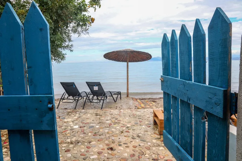 Artemis House – Cozy House by the Sea - Image 1
