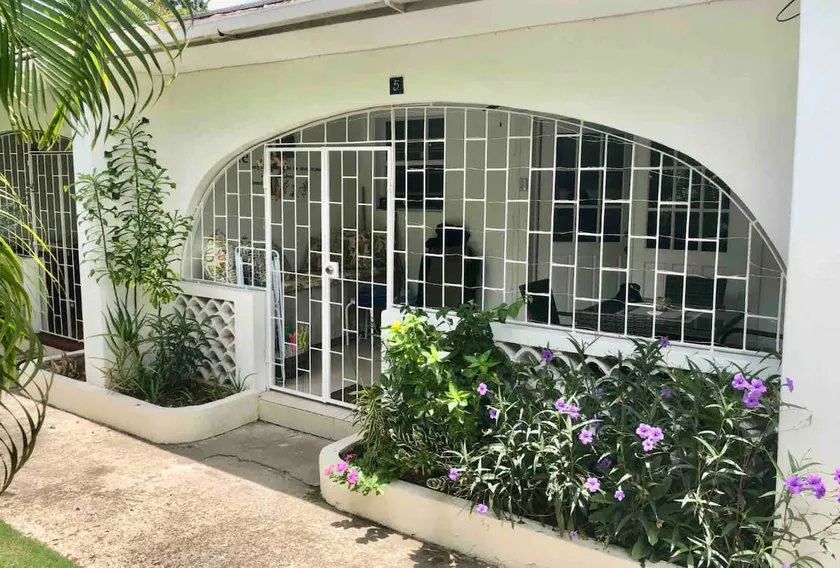 West Coast 1 Bedroom Apartment- Close to beach (5) - Image 1