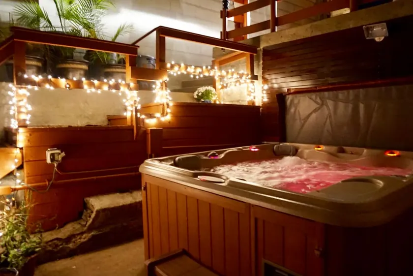 Gorgeous Southside Slopes home with outdoor hot tub and city view! - Image 1