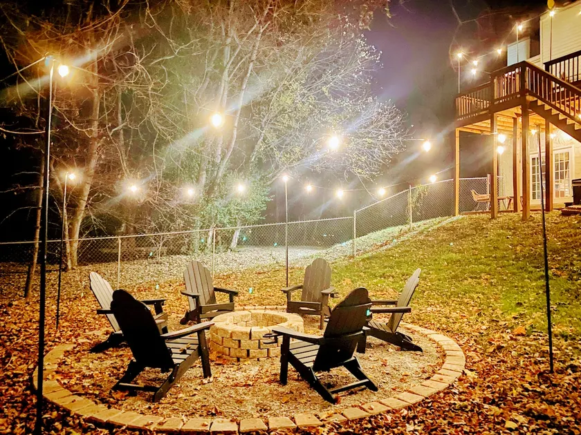 Bourbon Trail Firepit Hot Tub River Road Picnic - Image 1