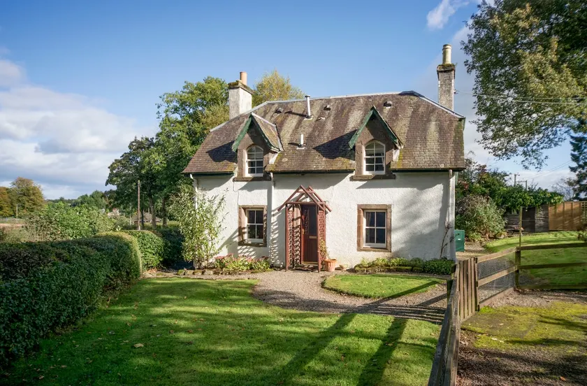 Picturesque cottage in stunning Perthshire - Image 1