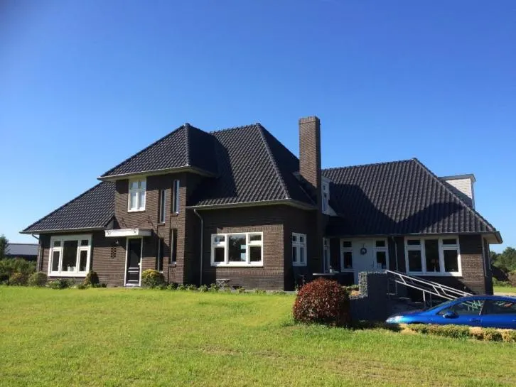 Two-person apartment in a beautiful country house. - Image 1