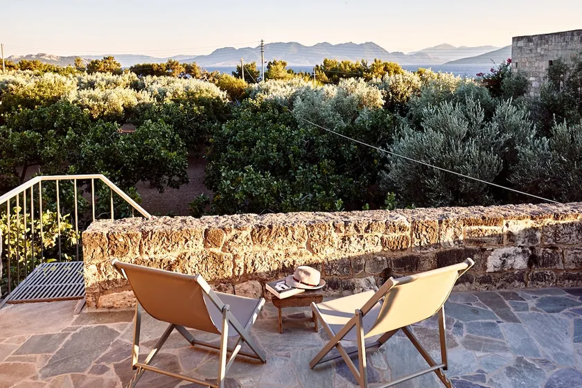 Nikolaou Art Residence, 2room garden-view, terrace - Image 1