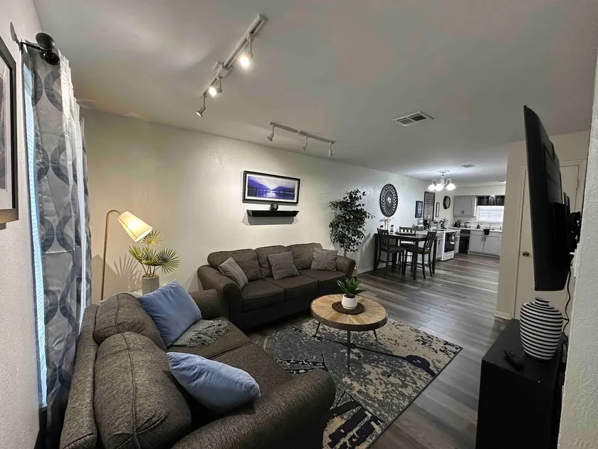 Comfort Cove | Cozy 2BR Getaway - Image 1