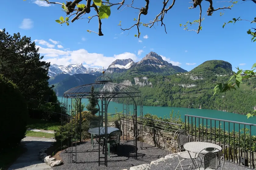 Komfortable FeWo  an einmaliger Lage direkt über dem  Vierwaldstättersee - Image 1