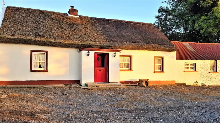 Springtown Thatched Cottage, Augher, Co. Tyrone - Image 1