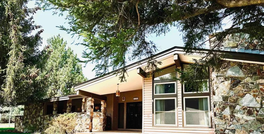 Hillcrest Home - Image 1