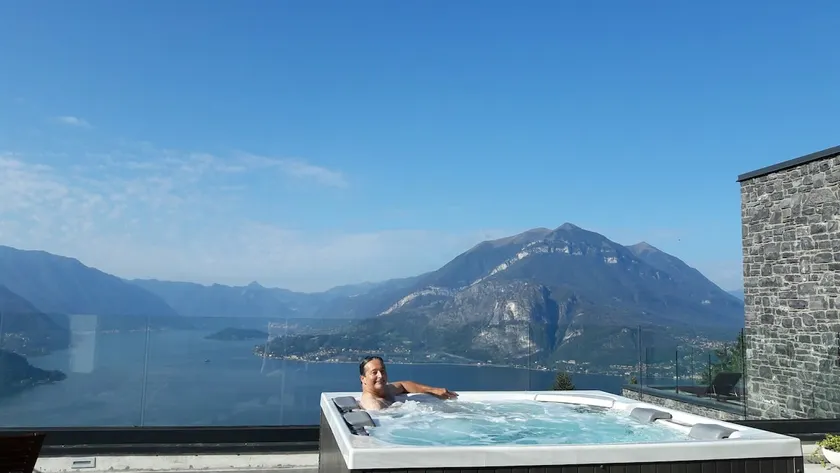 LAKE COMO EXCEPTIONAL AND WONDERFUL VIEW - Image 1