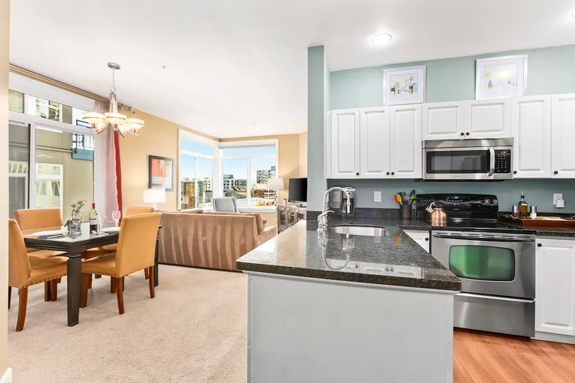 Corner Unit in the middle of it all - 99 Walkscore! - Image 1