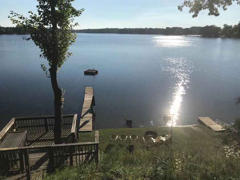Lake house in Lawton - Image 1