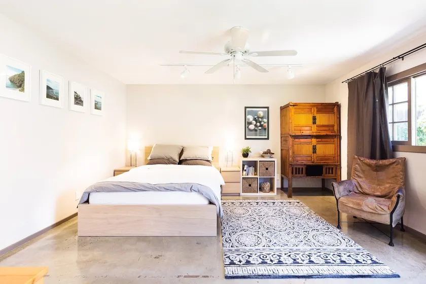 Private & Secluded Guesthouse - Image 1