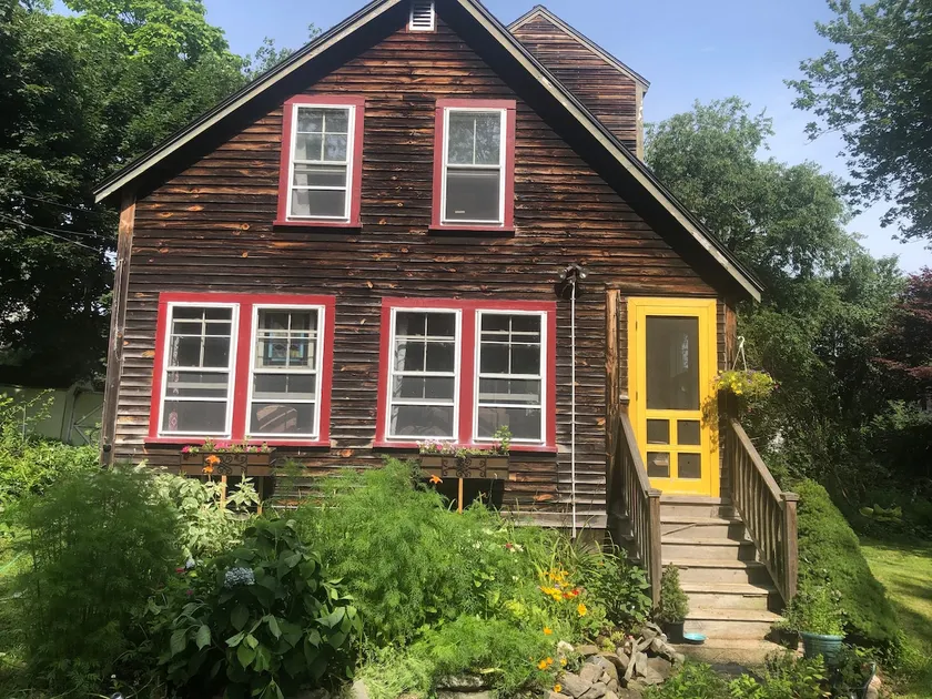 Artist's Retreat - Image 1