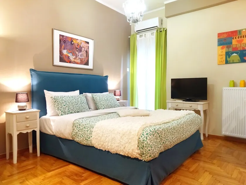 City stay in the center of Athens-Alexandras ave - Image 1