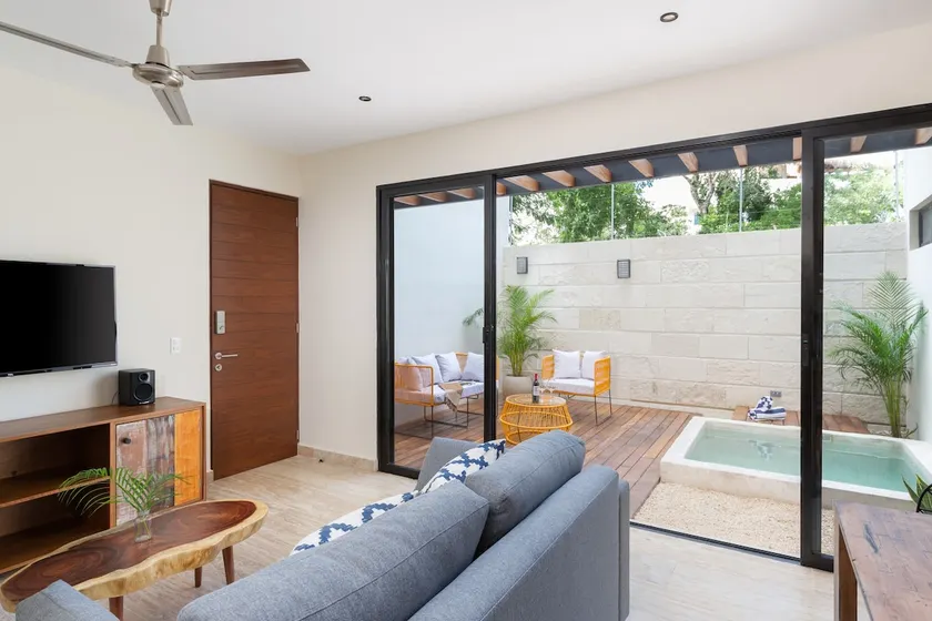 Stylish 2B w/ Patio & Plunge Pool - Fast WiFi! - Image 1