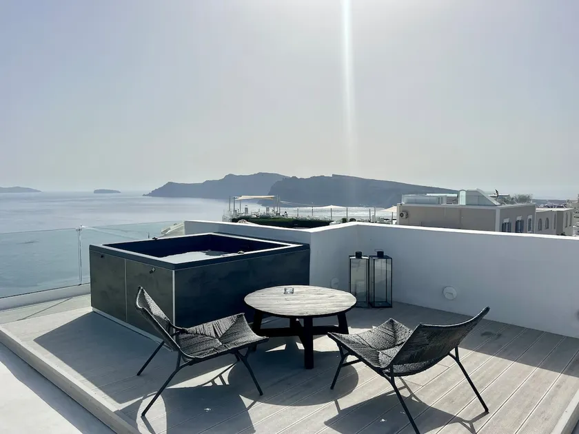 Panoramic Suite | Outdoor Hot Tub | Caldera View - Image 1