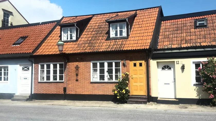 Charming townhouse - Image 1