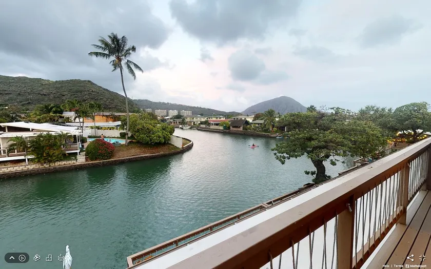 Lovely Waterfront Townhome 1 Block from the Ocean! - Image 1