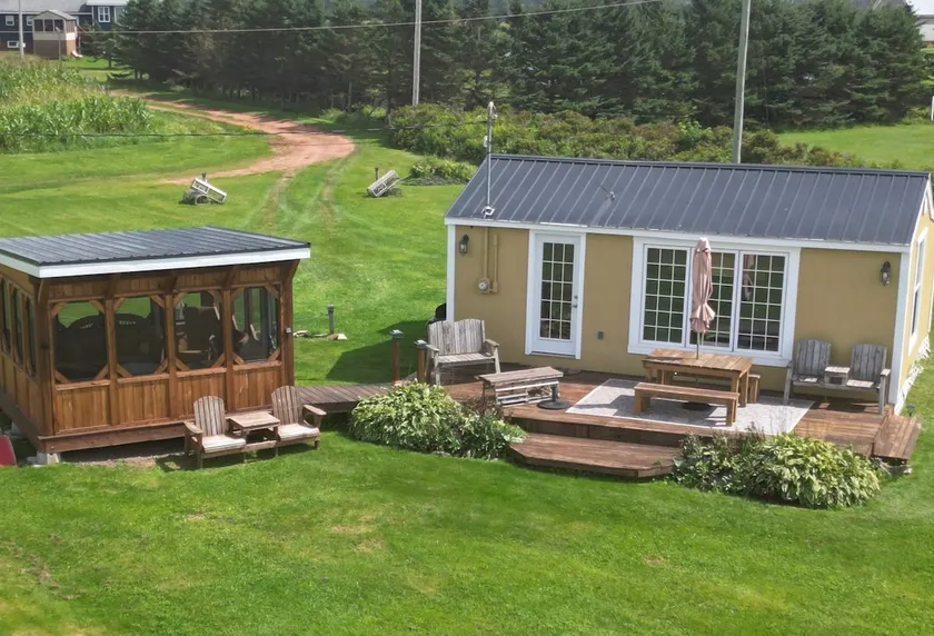 Country Lane Cottage ”OCEAN VIEW” (Lic:2101252) - Image 1