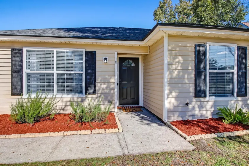 Tranquil 3BR Savannah Gem - Image 1