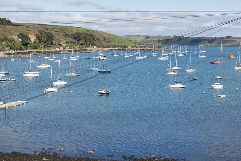 Stylish harbour-front apartment, amazing views - Image 1
