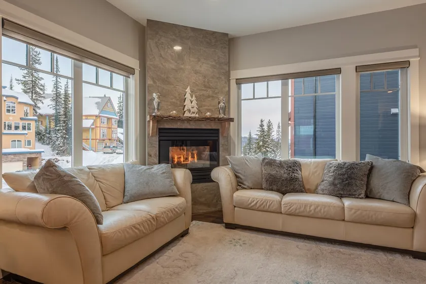 Updated Knoll Home w/ BBQ - pet friendly, hot tub - Image 1