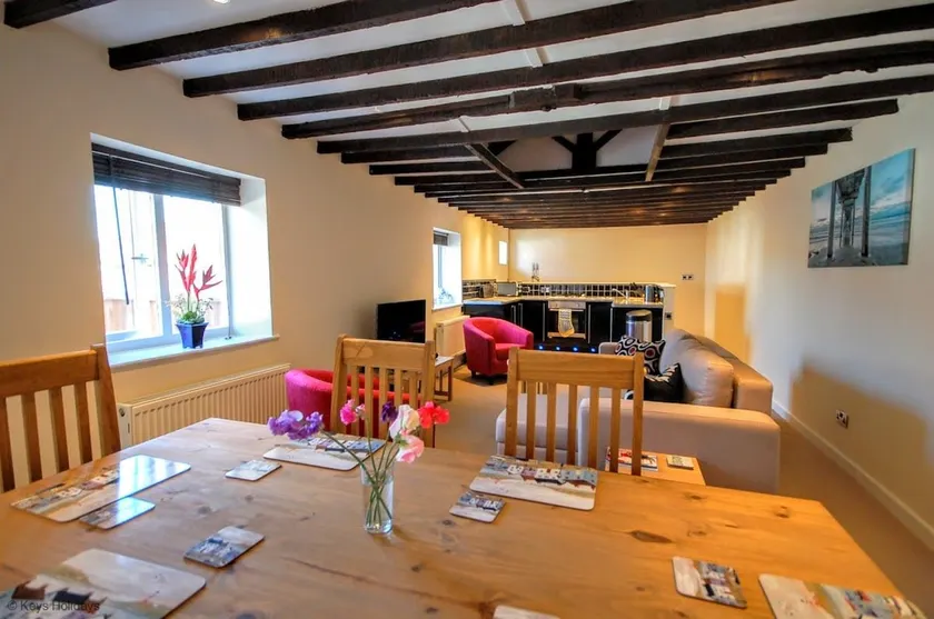 Anker Cottage - Nyd masser af plads i dette fantastiske åbne planlagte, omvendte niveauhus. - Image 1
