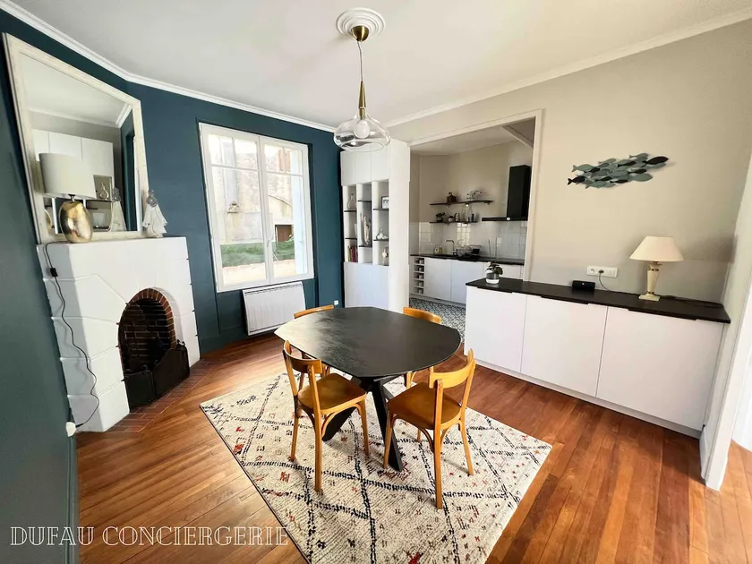 Fouras, a villa with character, featuring direct private access to the beach. - Image 1