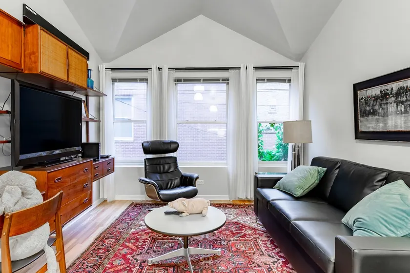 Polk Street Coach House Apartment, Little Italy/Medical Dist - Image 1