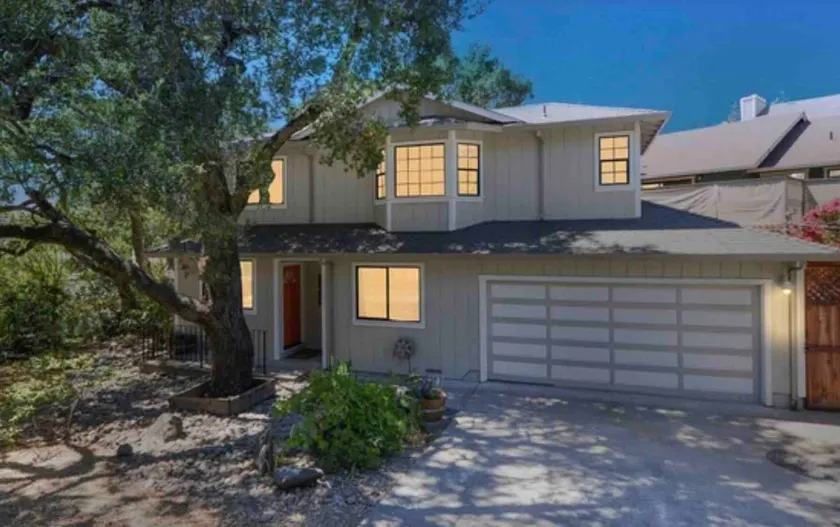 Sonoma Hideaway 3BD 2,5 BATH, Beautiful Patio and Garden - Image 1