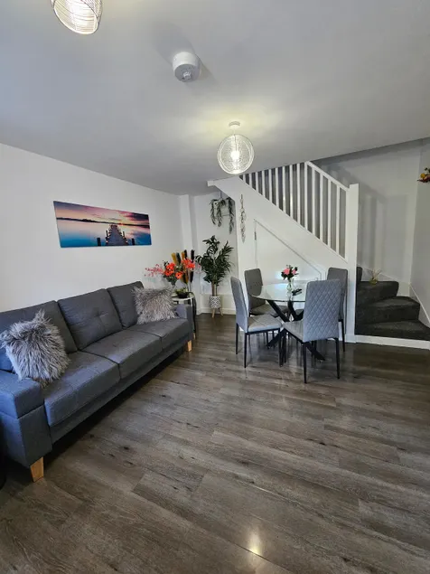 Luxury Maisonette Stevenage - Image 1