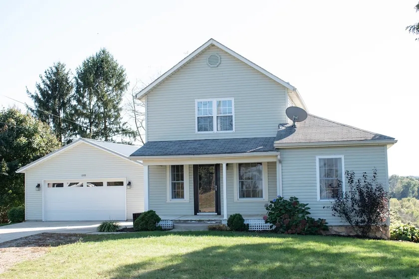R Country View Cottage on Cherry Ridge Road - Image 1