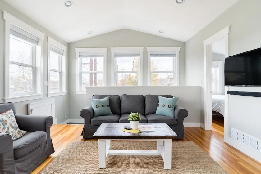 Sparkling Carriage House near Downtown and Rino - Image 1