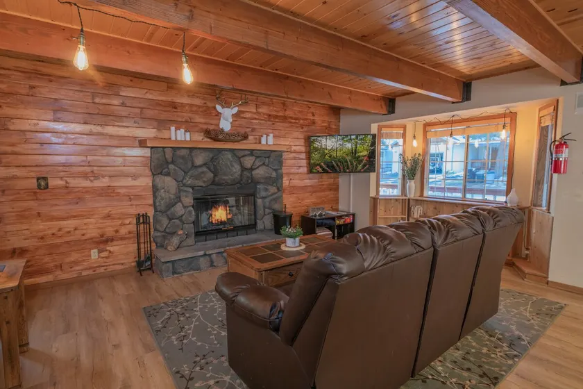 Large 2BR/2BA Next to Forest with AC in rooms - Image 1