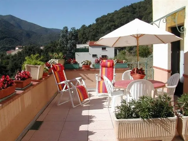Quiet & air-conditioned F2 - parking & Wi-Fi - Image 1