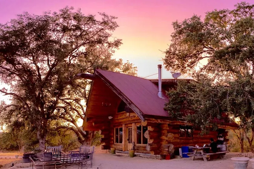 Secluded 440 Acre log Cabin Lake Naci Retreat - Image 1
