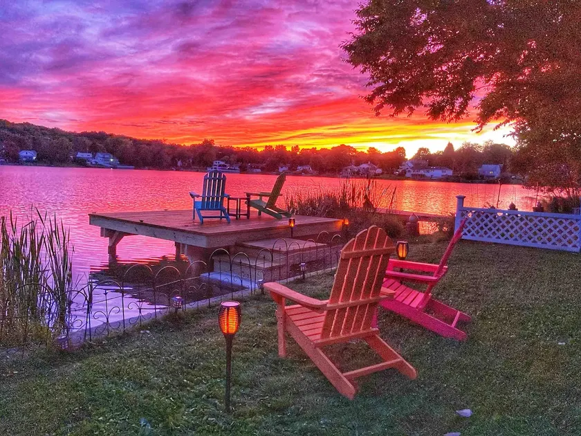 Cozy Oasis | Lakefront with Stunning Sunset Views - Image 1