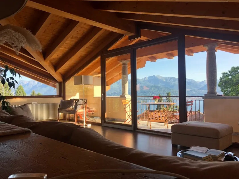 Lake view house (CIR:10306400281) - Image 1