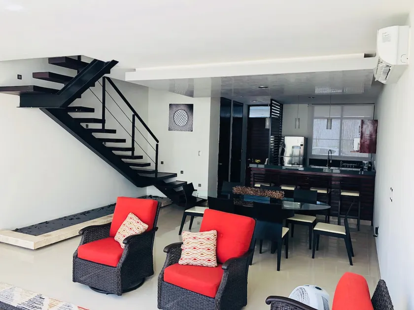 SMART TOWN HOUSE MONTEBELLO - Image 1