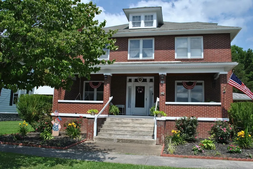 Rhonda's Retreat - Image 1