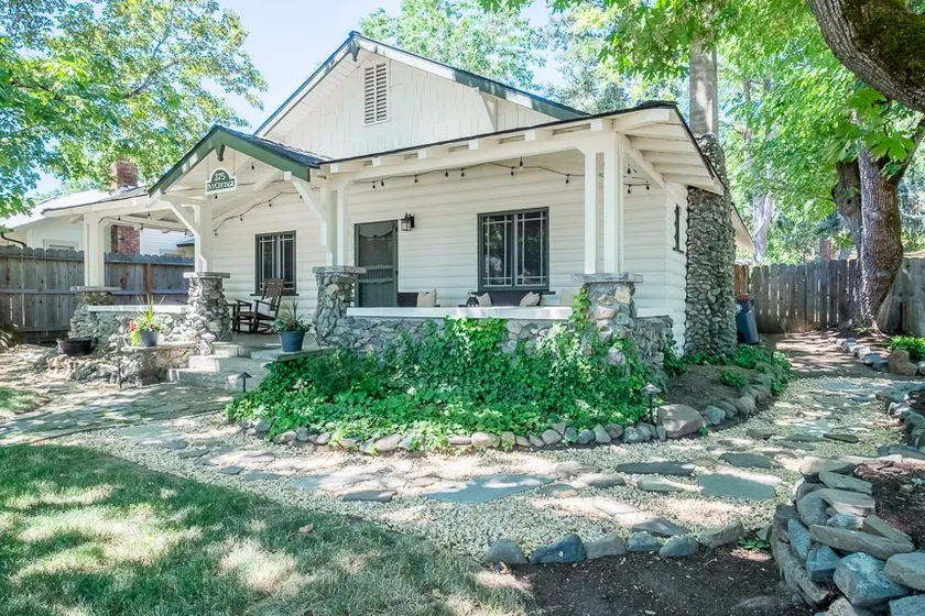 Ivy Cottage - Image 1