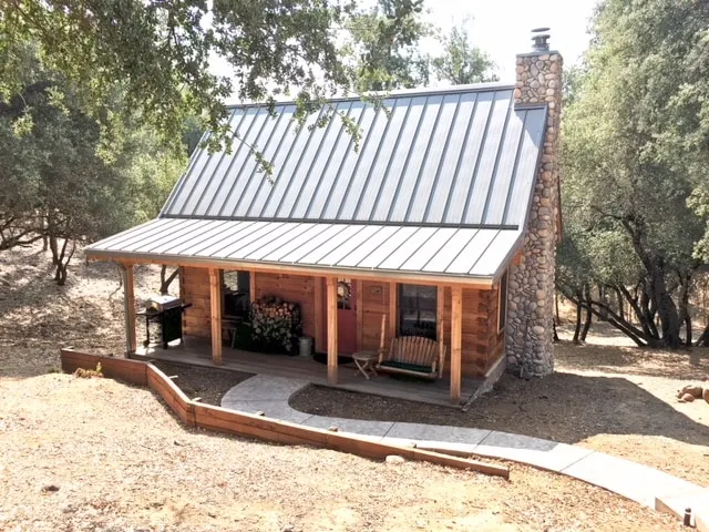 Apple Valley Cabin - Image 1