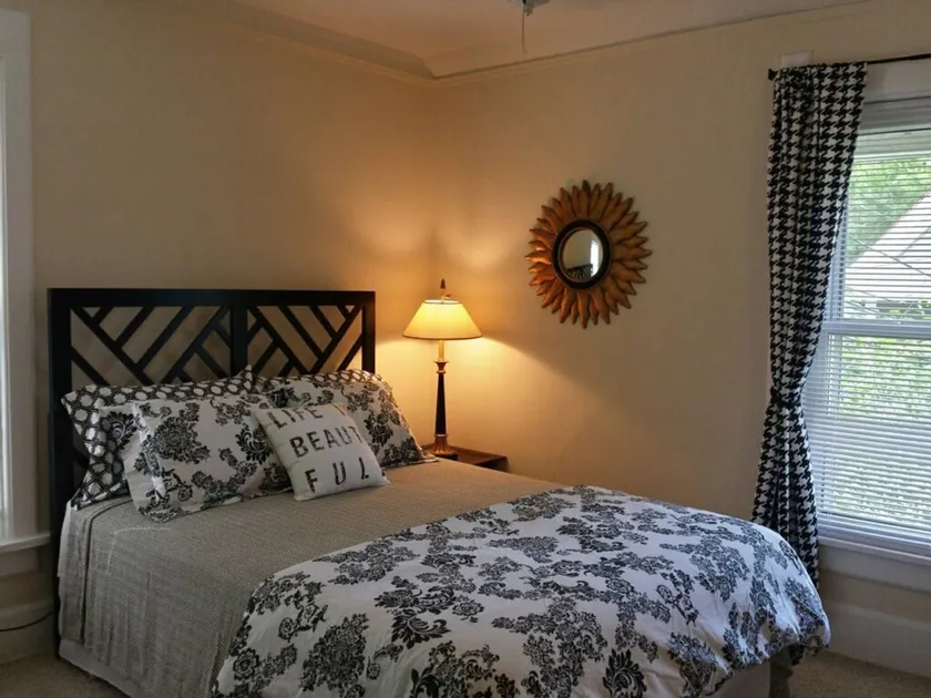 Charming upper Brady St. 2+bedroom upper unit - Image 1