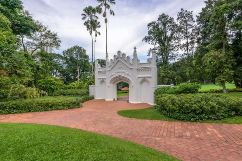 Explore Fort Canning - 3BR Deluxe Apartment - Image 1